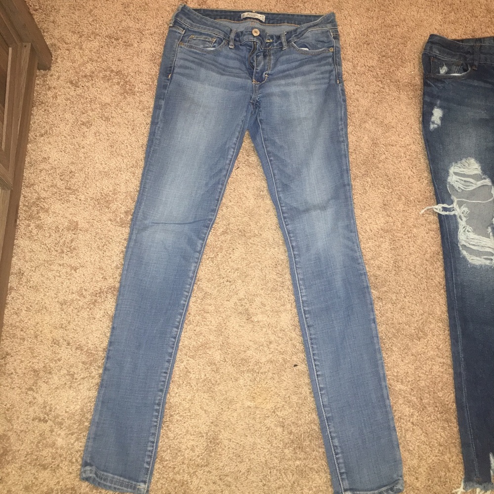 Hollister size 5 light wash